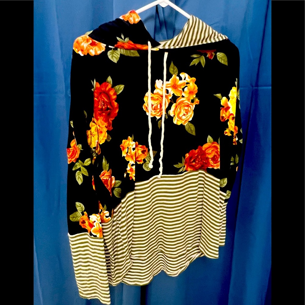 Hunter Green Floral Pullover Sweatshirt Style Top